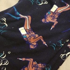 Lularoe Tall & Curvy scuba leggings